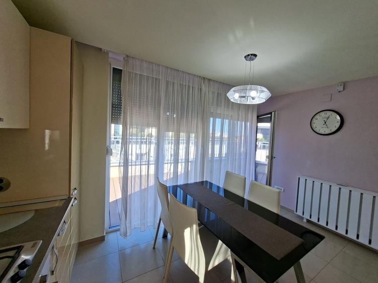 Apartament cu 3 camere decomandat, mobilat în Braytim