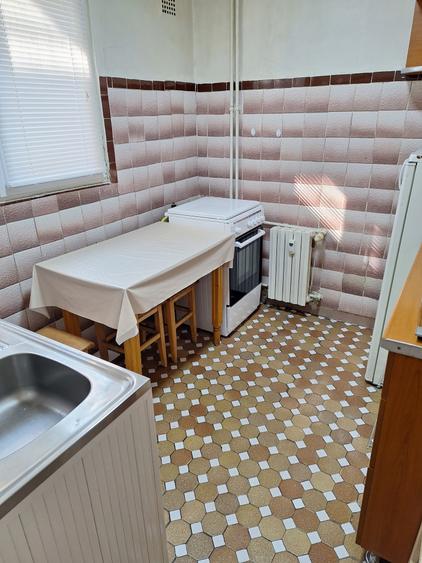 Apartament cu 2 camere decomandat în Drumul Taberei