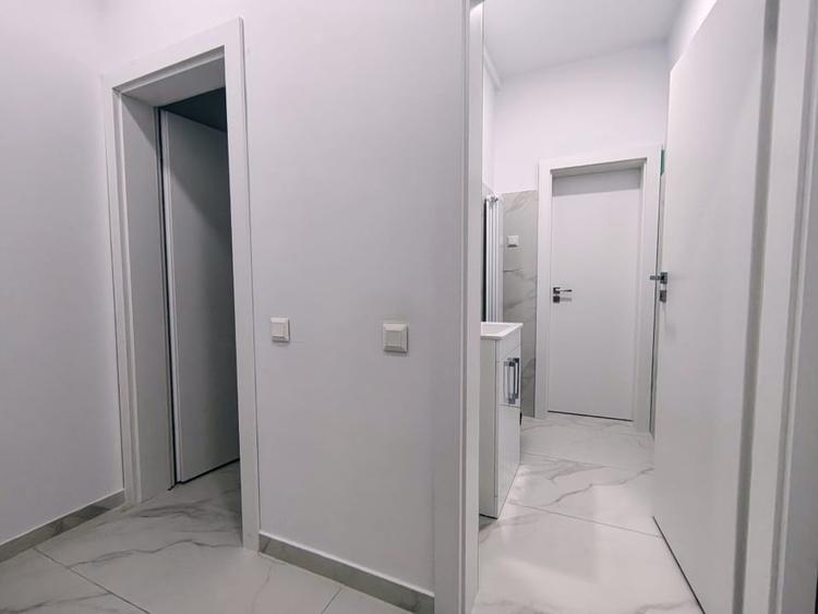 Birou, de 49.869998931885 mp, în Delfinariu