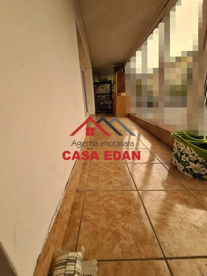 Casă cu 4 camere decomandat în Piața Centrală