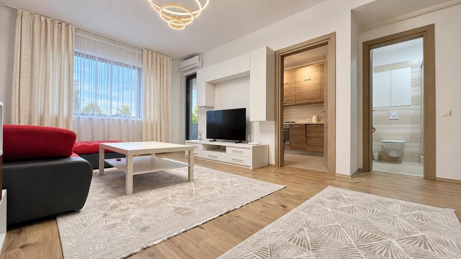 Apartament cu 3 camere semidecomandat, mobilat în Băneasa