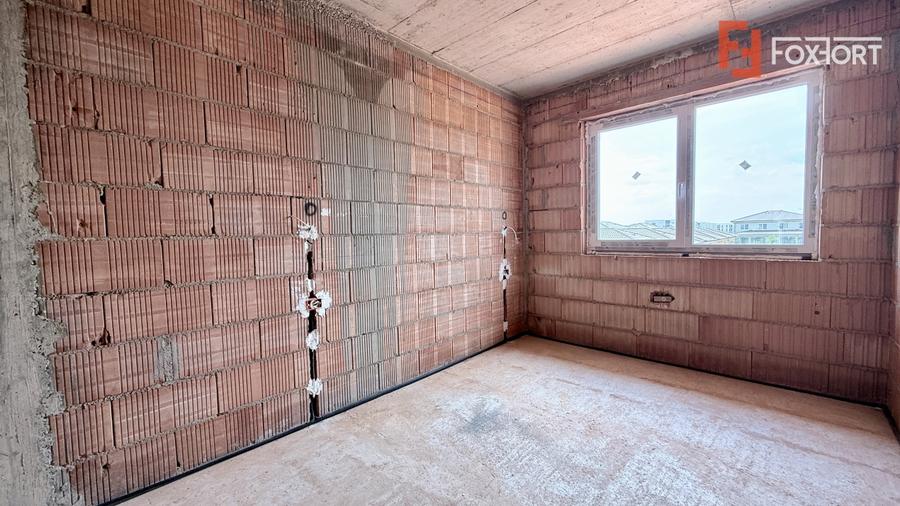 Duplex cu 5 camere cu Canalizare în Moșnița Nouă