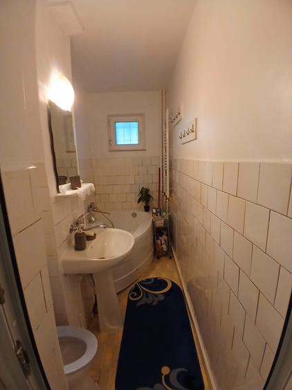 Apartament cu 2 camere nedecomandat, mobilat în Narcisa