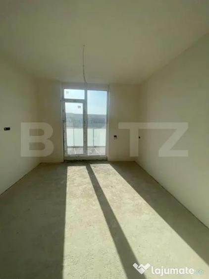 Apartament cu 3 camere semidecomandat în Torontalului