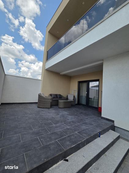 Casă cu 4 camere cu Teren 241 Mp în Chercea