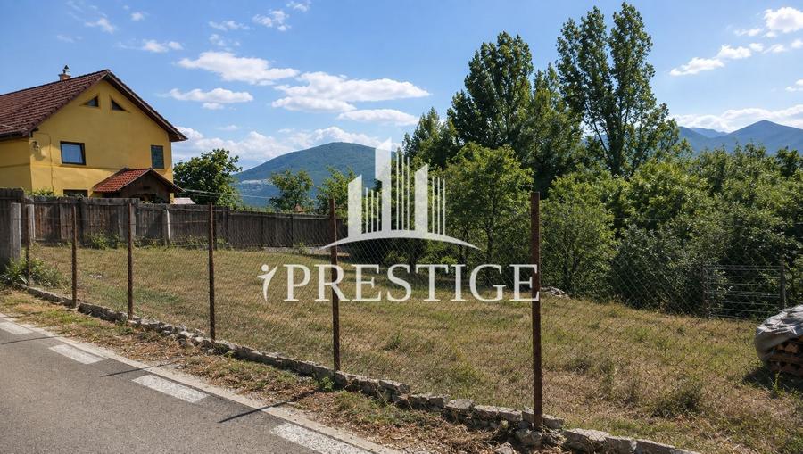 Teren agricol intravilan de 1100 mp, în Săcel