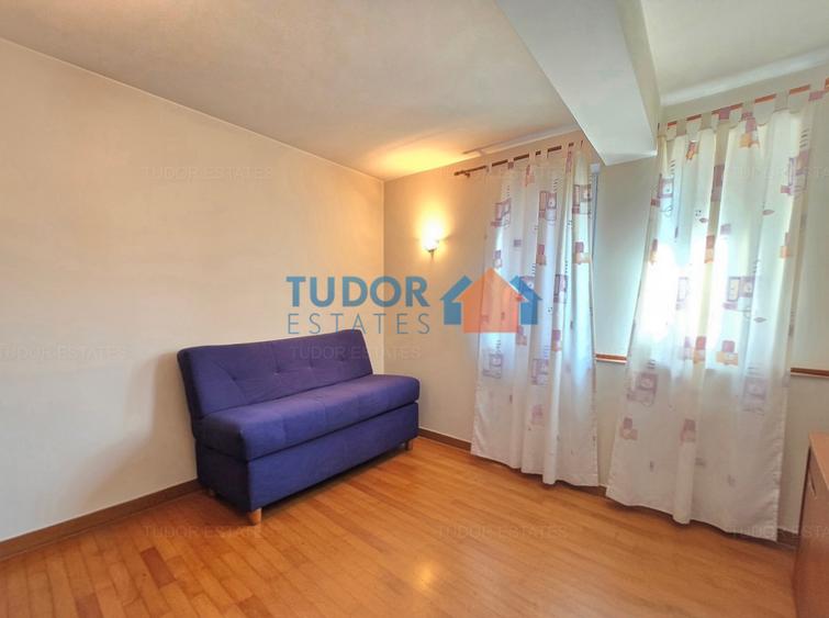 Casă individuală cu 7 camere cu Canalizare în Pipera