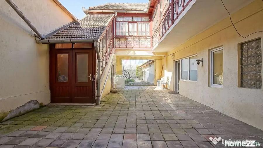 Casă cu 7 camere cu Teren 450 Mp în Caragiale