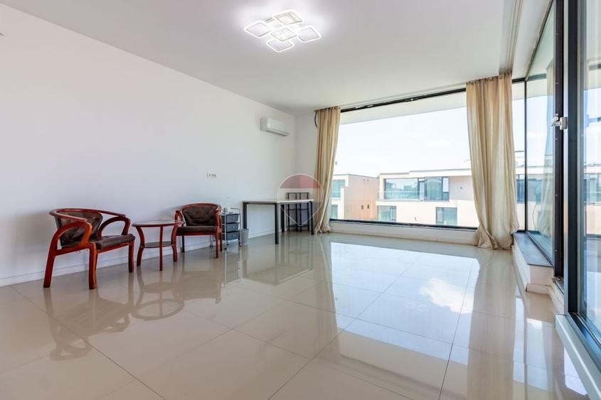 Casă cu 5 camere cu Teren 149 Mp în Est