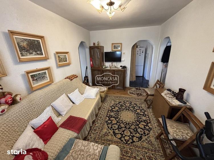 Apartament cu 3 camere semidecomandat în Central