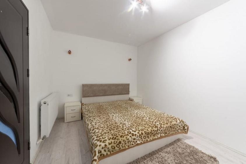 Casă cu 4 camere în Hințești
