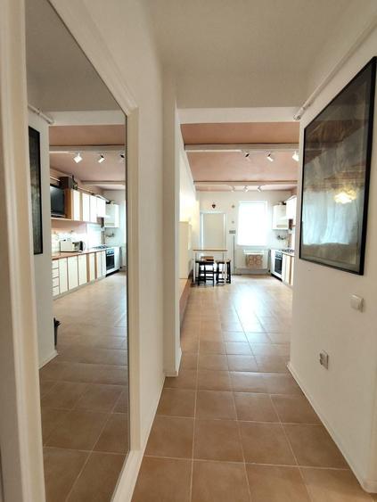 Apartament cu 2 camere semidecomandat, mobilat în Bună Ziua