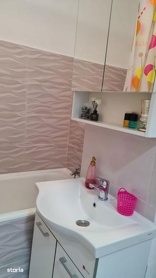 Apartament cu 3 camere, mobilat în Vatra Luminoasă