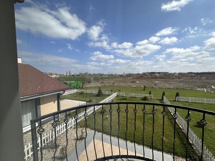 Duplex cu 4 camere cu Teren 342 Mp în Central