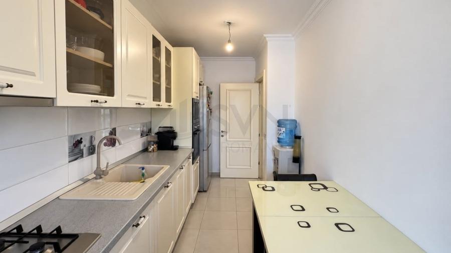 Apartament cu 4 camere decomandat, mobilat în Bucureștii Noi