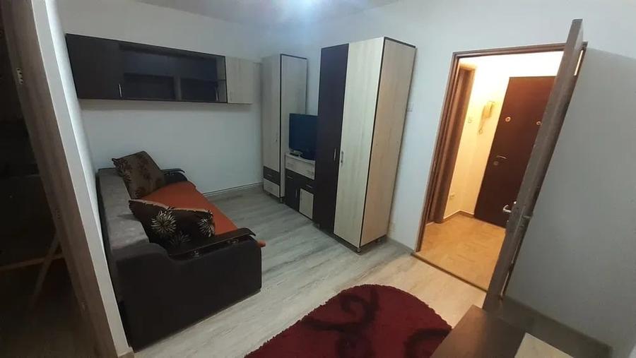 Garsonieră decomandată, mobilată în Frumoasa
