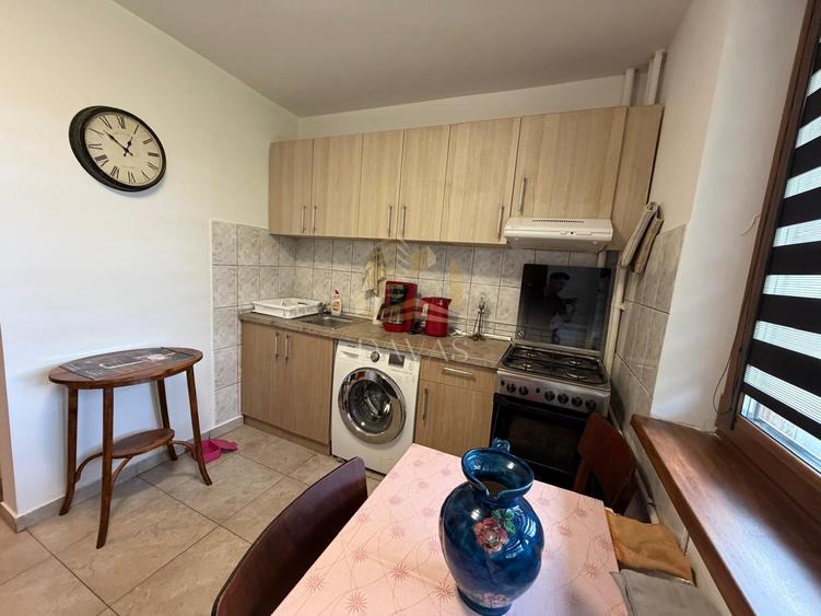 Apartament cu 2 camere semidecomandat, mobilat în Gheorgheni