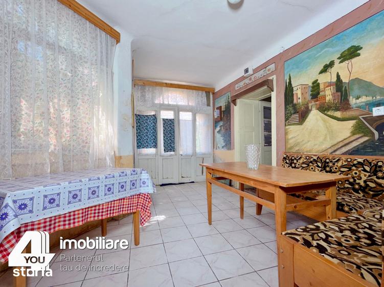Casă cu 4 camere cu Teren 1459 Mp în Secusigiu