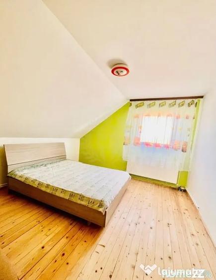 Casă cu 5 camere cu Teren 993 Mp în Central