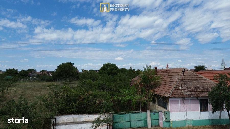 Teren 1.400 mp cu casa si utilitati, Sanleani, judetul Arad - 1