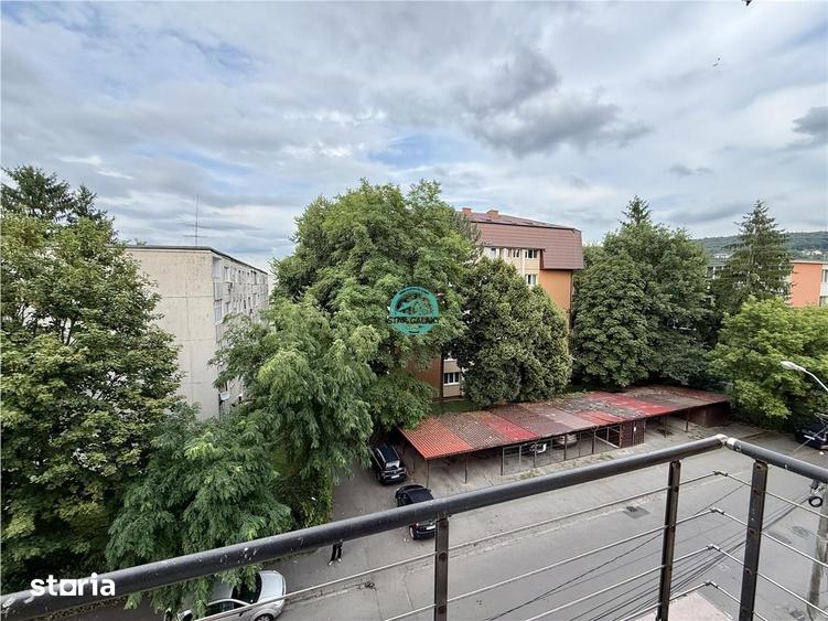 Apartament cu 3 camere, mobilat în 7 Noiembrie