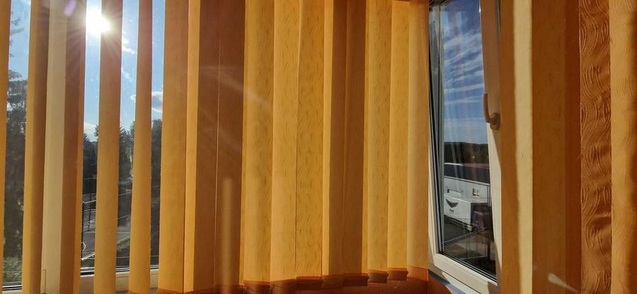 Apartament cu 3 camere semidecomandat în Exterior Vest