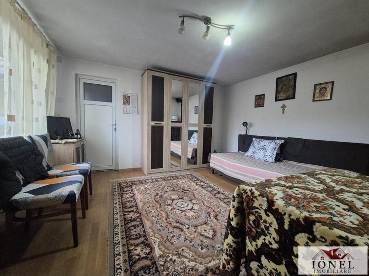 Casă individuală cu 4 camere cu Canalizare în Cugir
