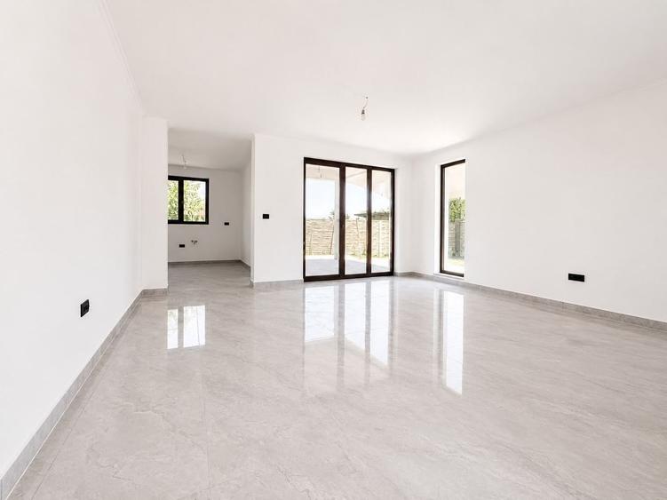 Duplex cu 4 camere cu Canalizare în Moșnița Nouă