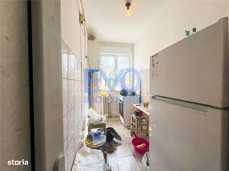 Apartament cu 3 camere semidecomandat în Alexandru cel Bun