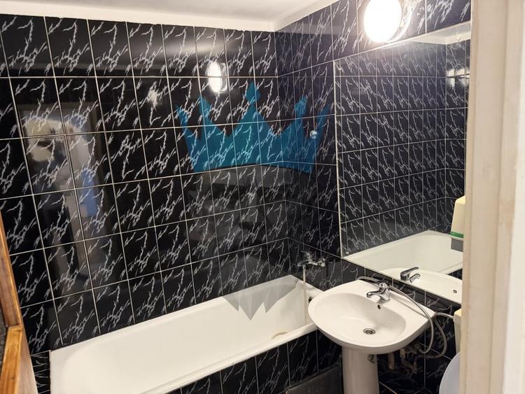 Apartament cu 3 camere semidecomandat în Ștefan cel Mare