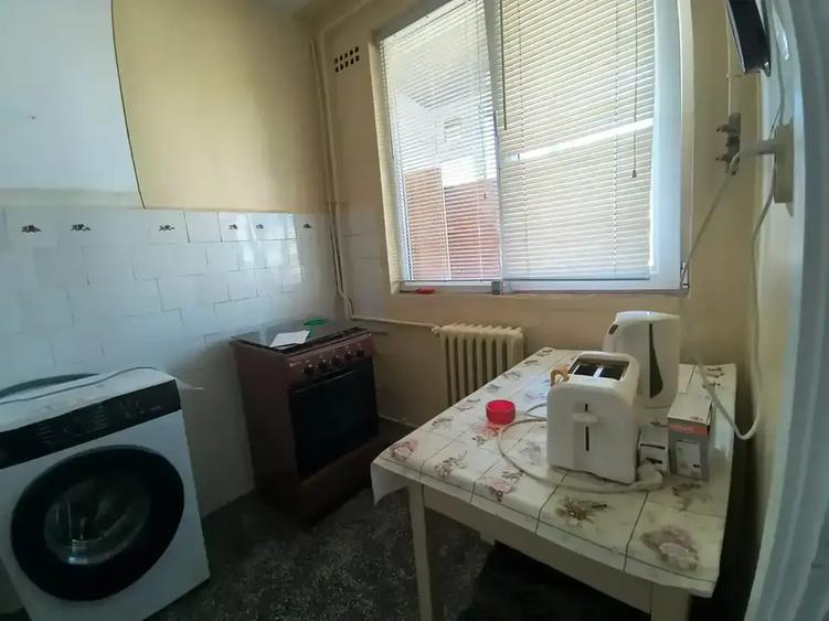 Apartament cu 2 camere semidecomandat, mobilat în Agronomie