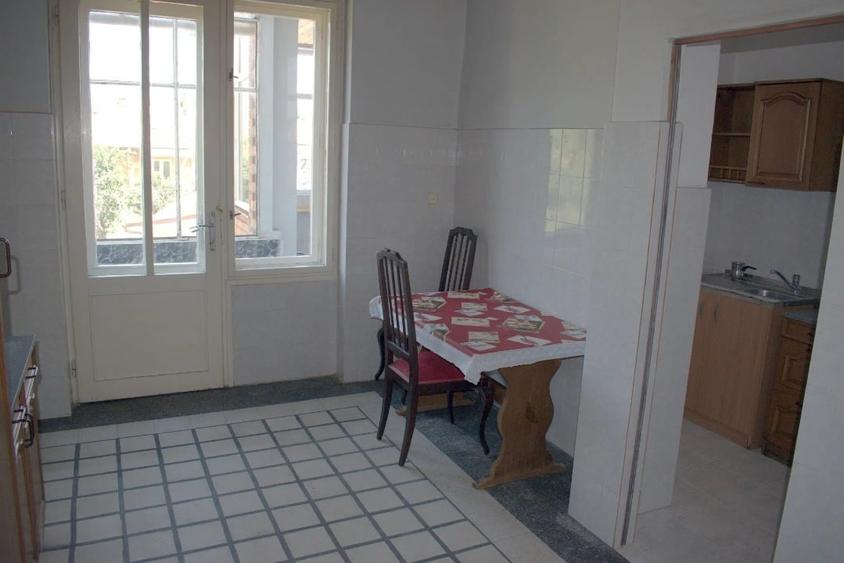Apartament cu 4 camere circular, mobilat în Bălcescu