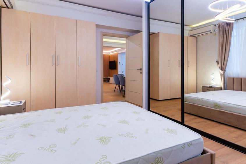 Apartament cu 3 camere semidecomandat în Herăstrău