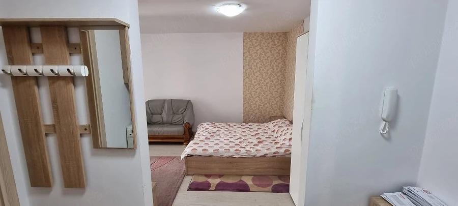 Garsonieră decomandată în Central