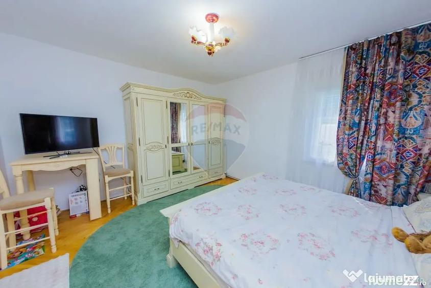 Casă cu 5 camere cu Teren 1133 Mp în Satu Nou de Jos