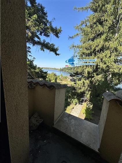 Casă cu 5 camere cu Teren 4500 Mp în Snagov