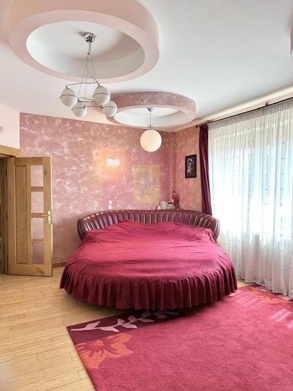 Casă cu 10 camere în Bragadiru