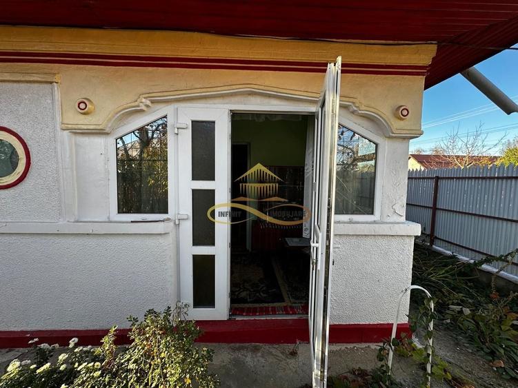 Casă individuală cu 4 camere cu Canalizare în Negri