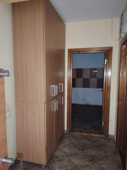 Casă individuală cu 5 camere cu Canalizare în Central