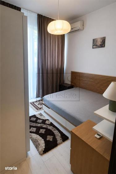 Apartament cu 3 camere, mobilat în Romană