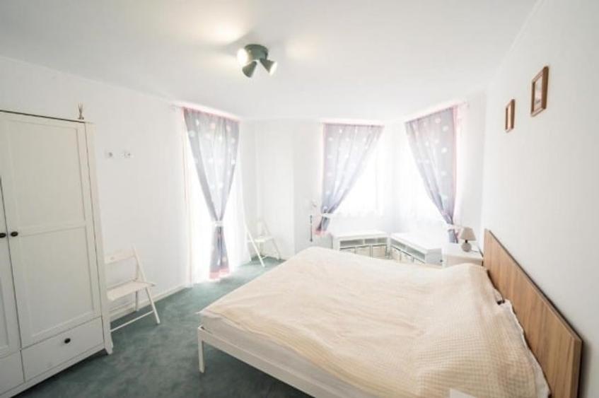 Casă individuală cu 5 camere cu Canalizare în Haieu