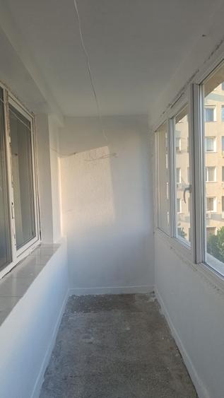 Apartament cu 3 camere semidecomandat în Bucur Obor