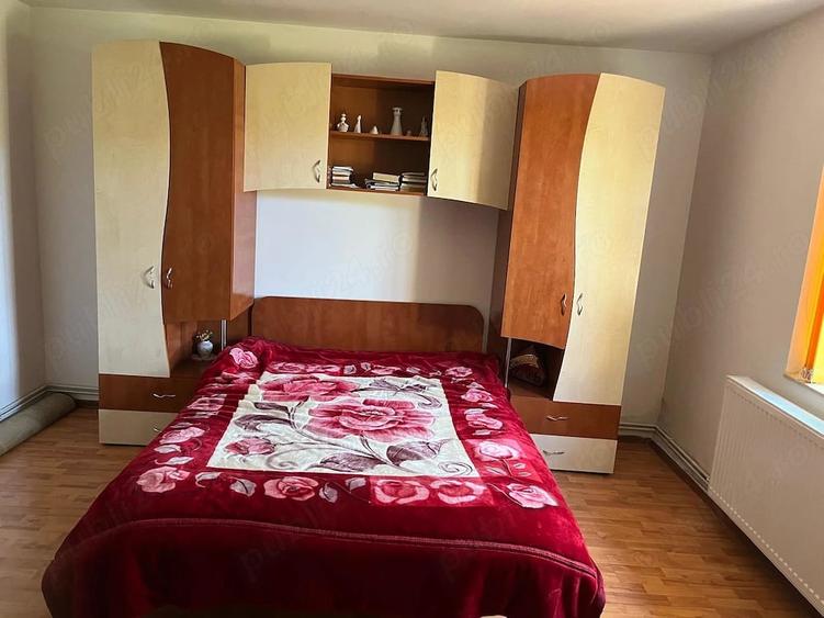 Casă cu 3 camere cu Teren 1759 Mp în Poarta Albă