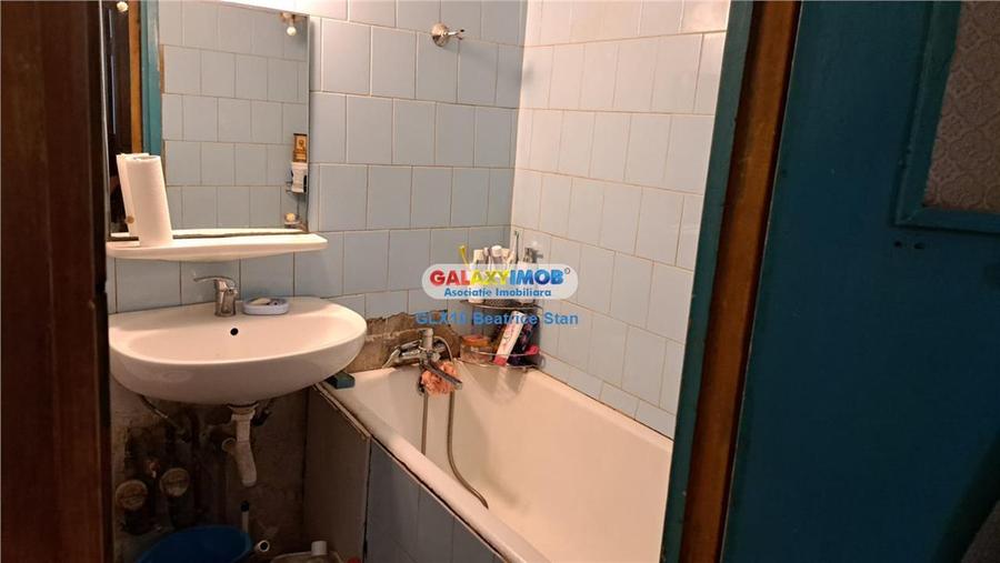 Apartament cu 3 camere decomandat în Drumul Taberei