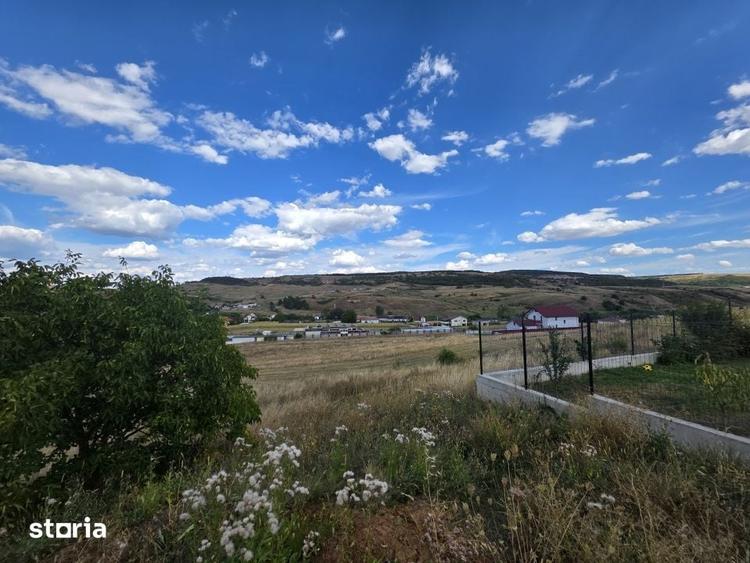 Casă cu 4 camere cu Teren 586 Mp în Baciu