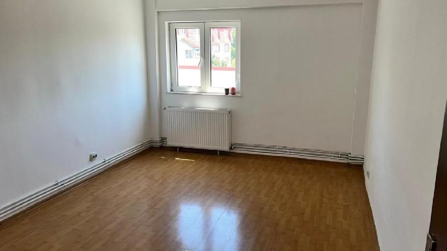 Garsonieră decomandată în Drumul Taberei