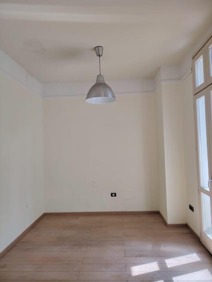 Apartament cu 3 camere decomandat în P-ța Maria