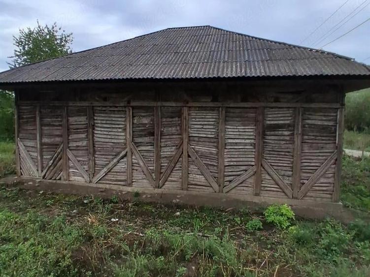 Casă individuală cu 4 camere cu Teren 1900 Mp în Horodniceni