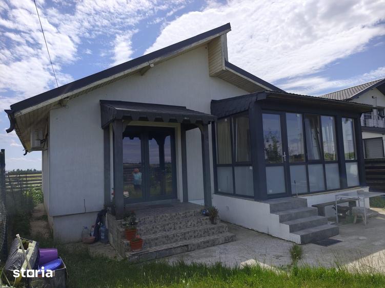 Casă cu 4 camere cu Teren 460 Mp în Joița
