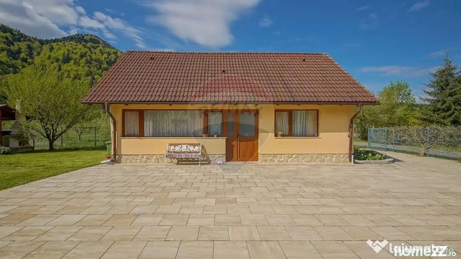 Casă cu 10 camere cu Teren 2789 Mp în Glăjărie
